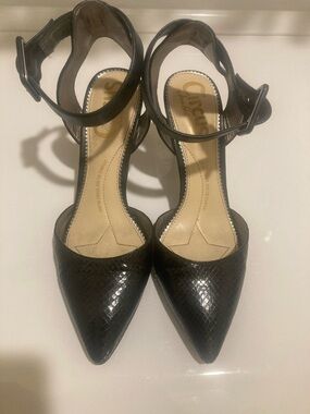 Circus by Sam Edelman Black Pointed-Ankle Strap Pumps with Snakeskin Texture 7.5